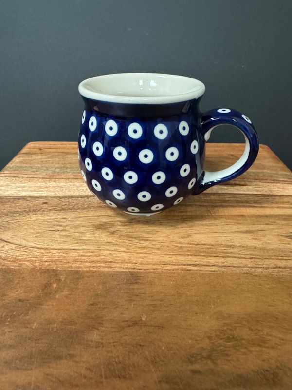 10oz med belly mug (dot to dot)