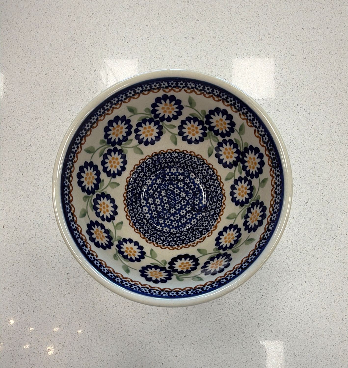 5.5" fancy round bowl (mums the word)