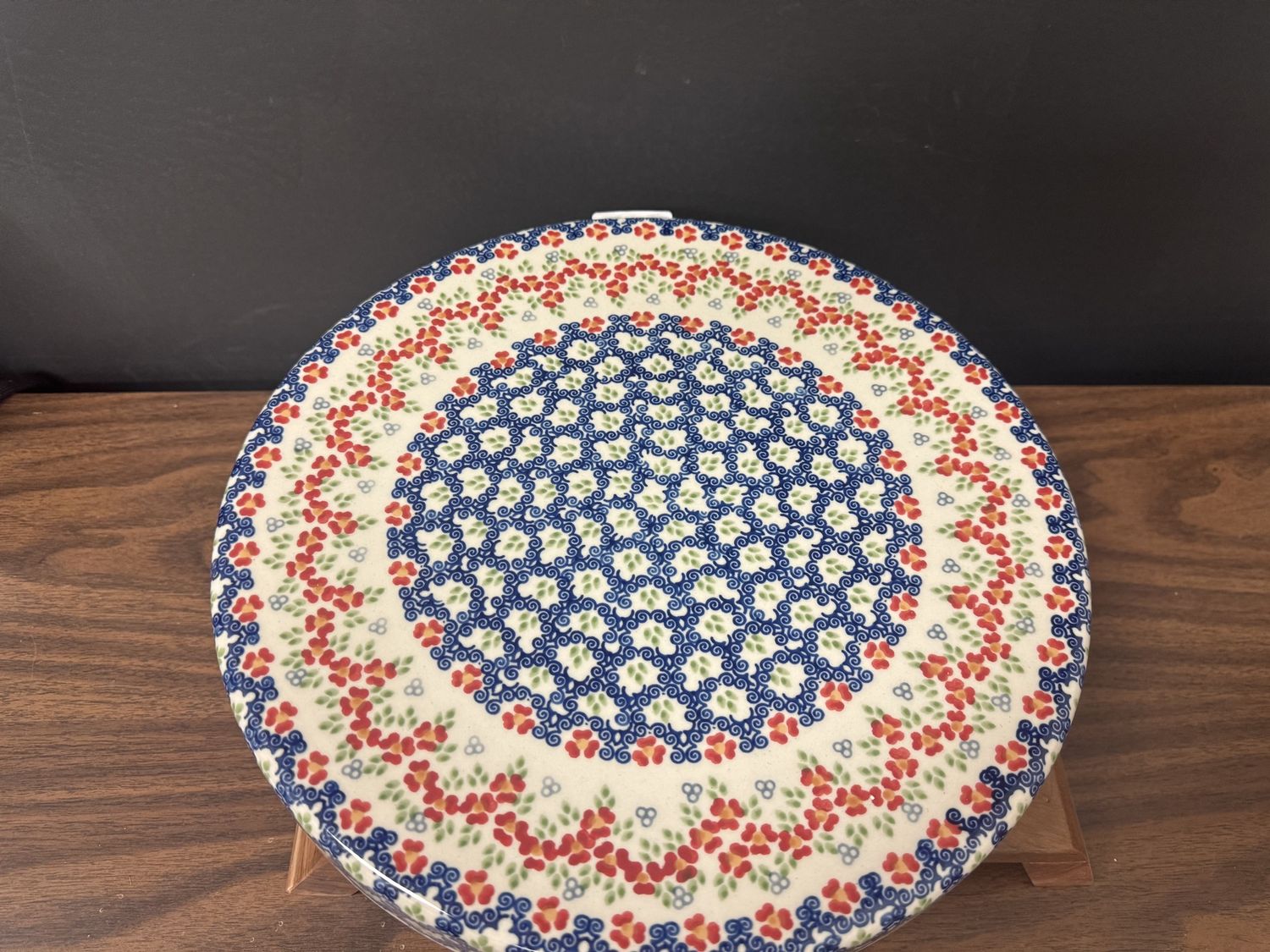 12.75in round chip&dip platter (ring around the rosie) 12.75in round chip&dip platter (ring around the rosie)