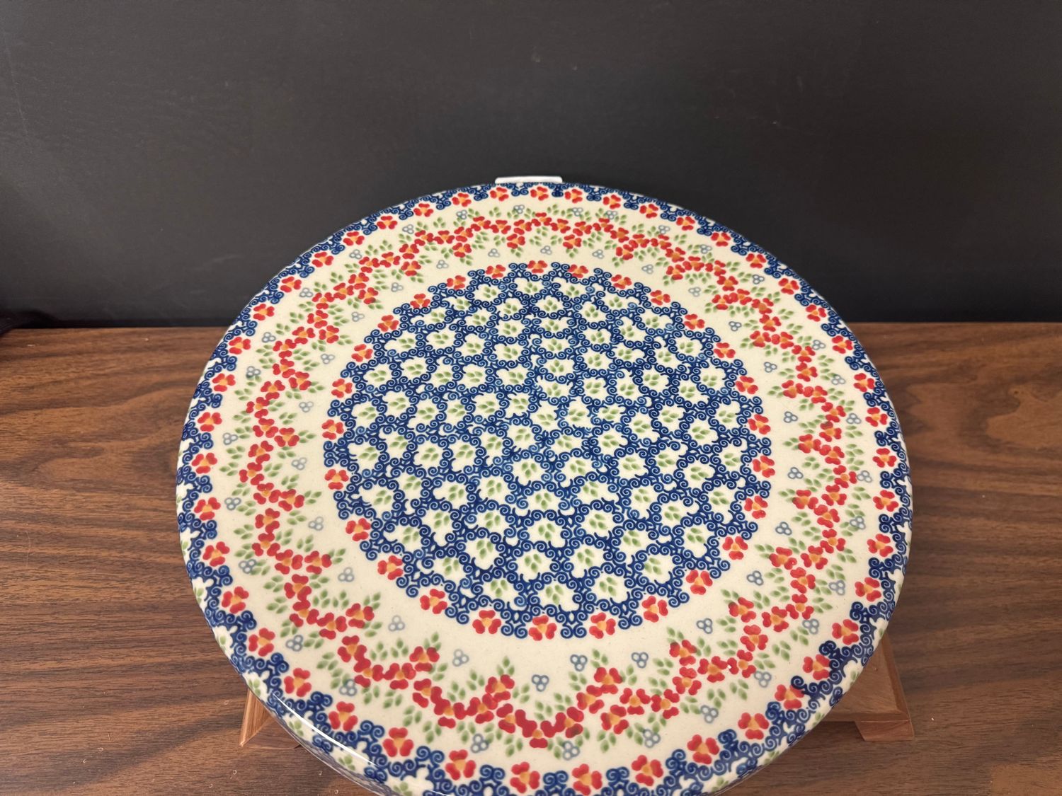 12.75in round chip&dip platter (ring around the rosie) 12.75in round chip&dip platter (ring around the rosie)