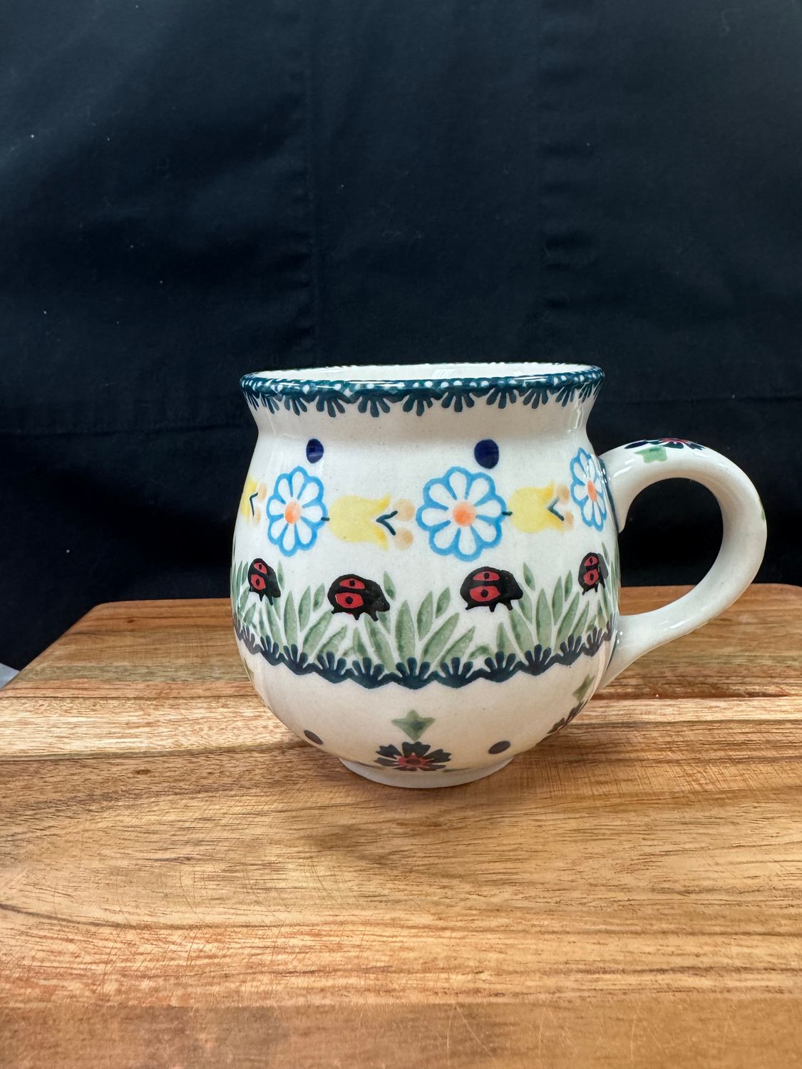 10 oz. Medium Belly Mug - Lady Bugs