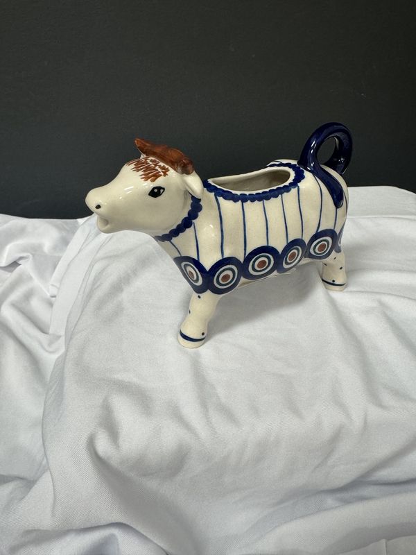 4oz cow creamer (peacock in line)
