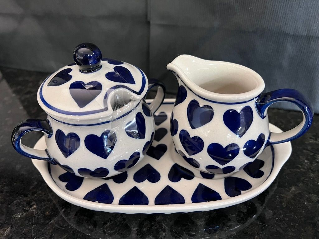 Cream and Sugar set (whole hearted)