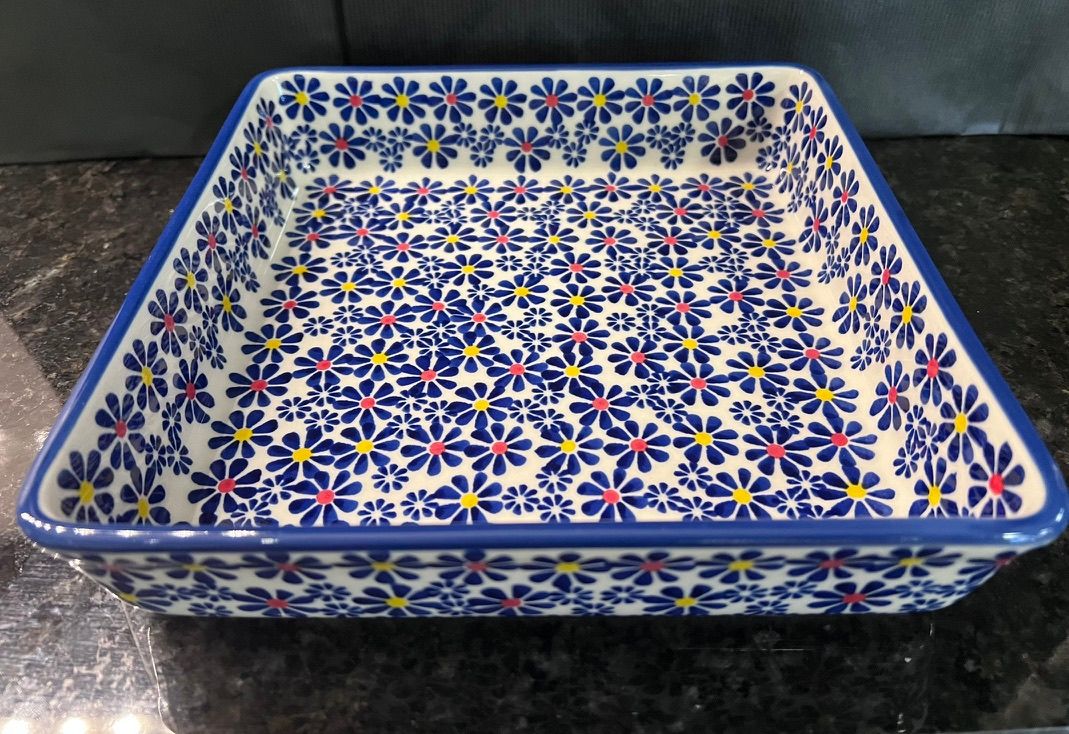 8" sq. baker (field of daisies)