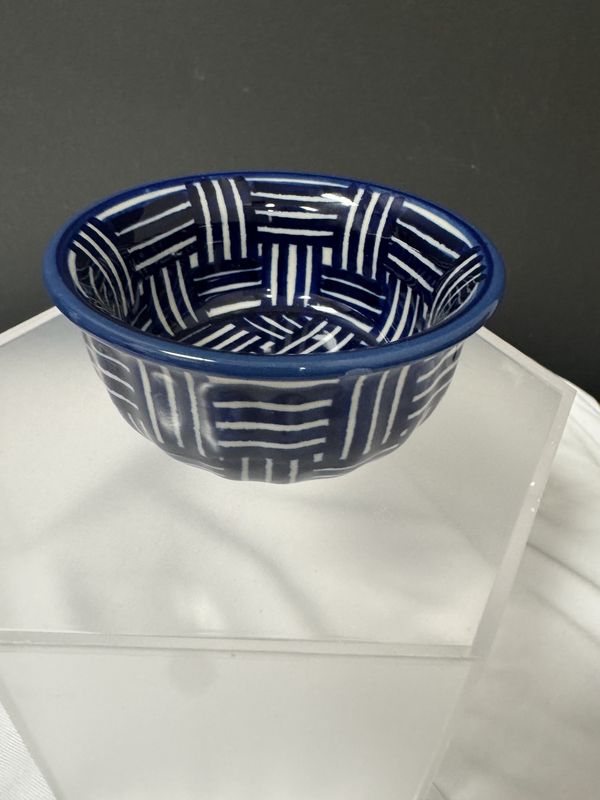 3.5" bowl (blue basket weave)