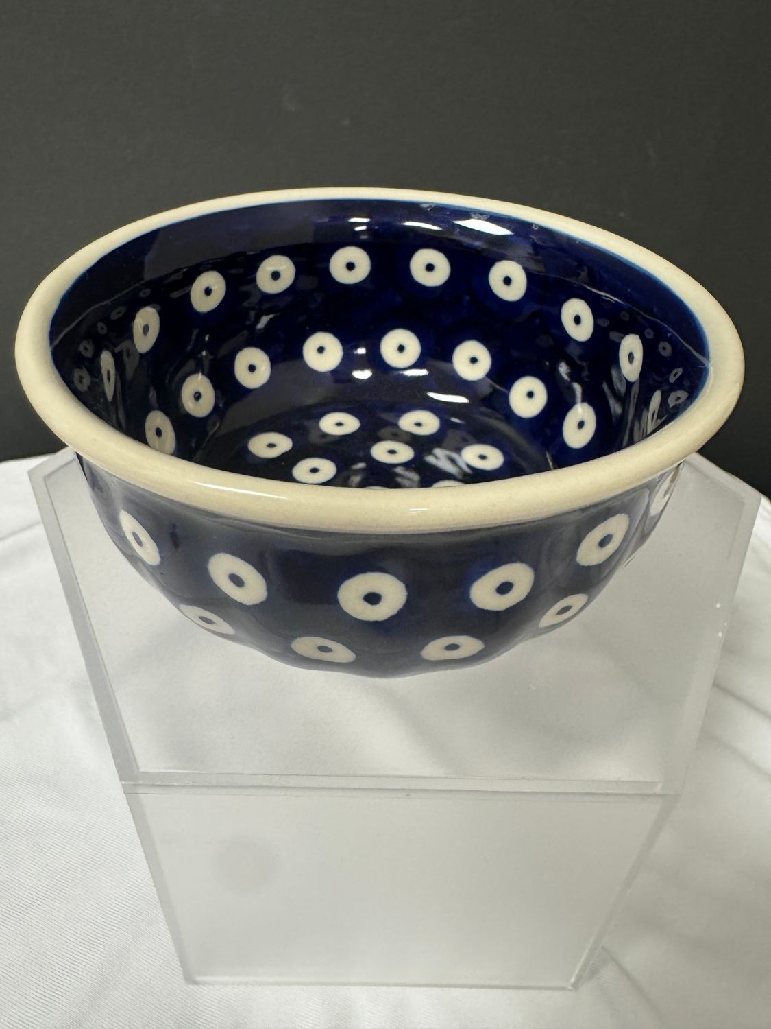 3.5in round bowl "Hello Dotty"