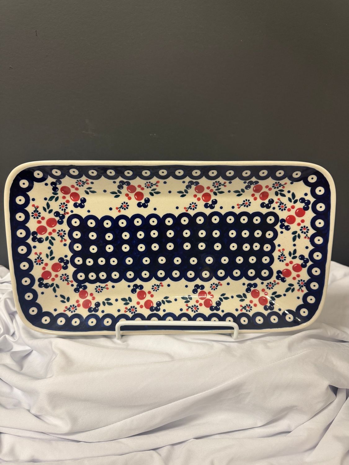 14" x 8" Rectangular Platter (Berry Dot)