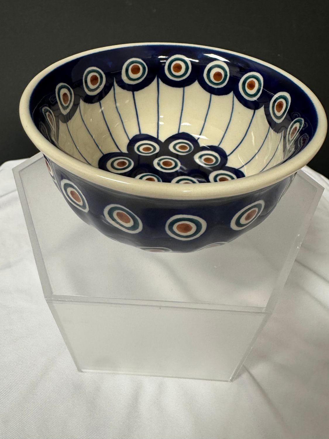 4.5" round bowl (peacock in line)