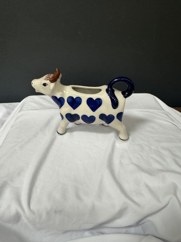 4oz cow creamer (whole hearted)