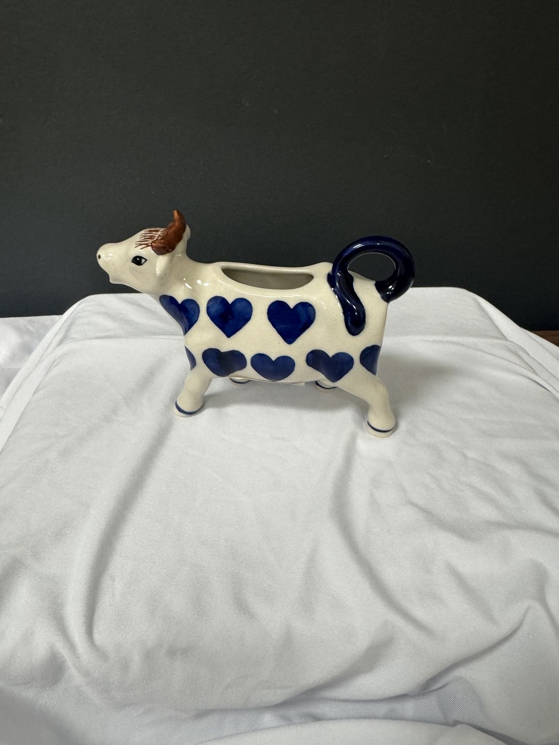 4oz cow creamer (whole hearted)