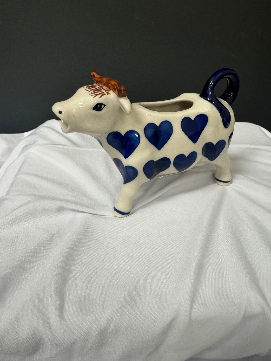 4oz cow creamer (whole hearted)