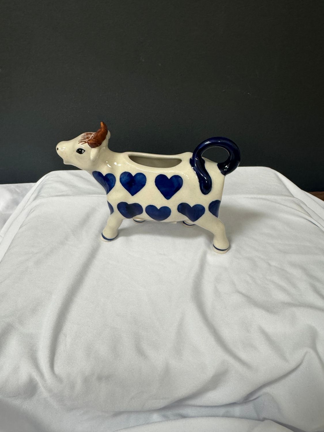 4oz cow creamer (whole hearted)