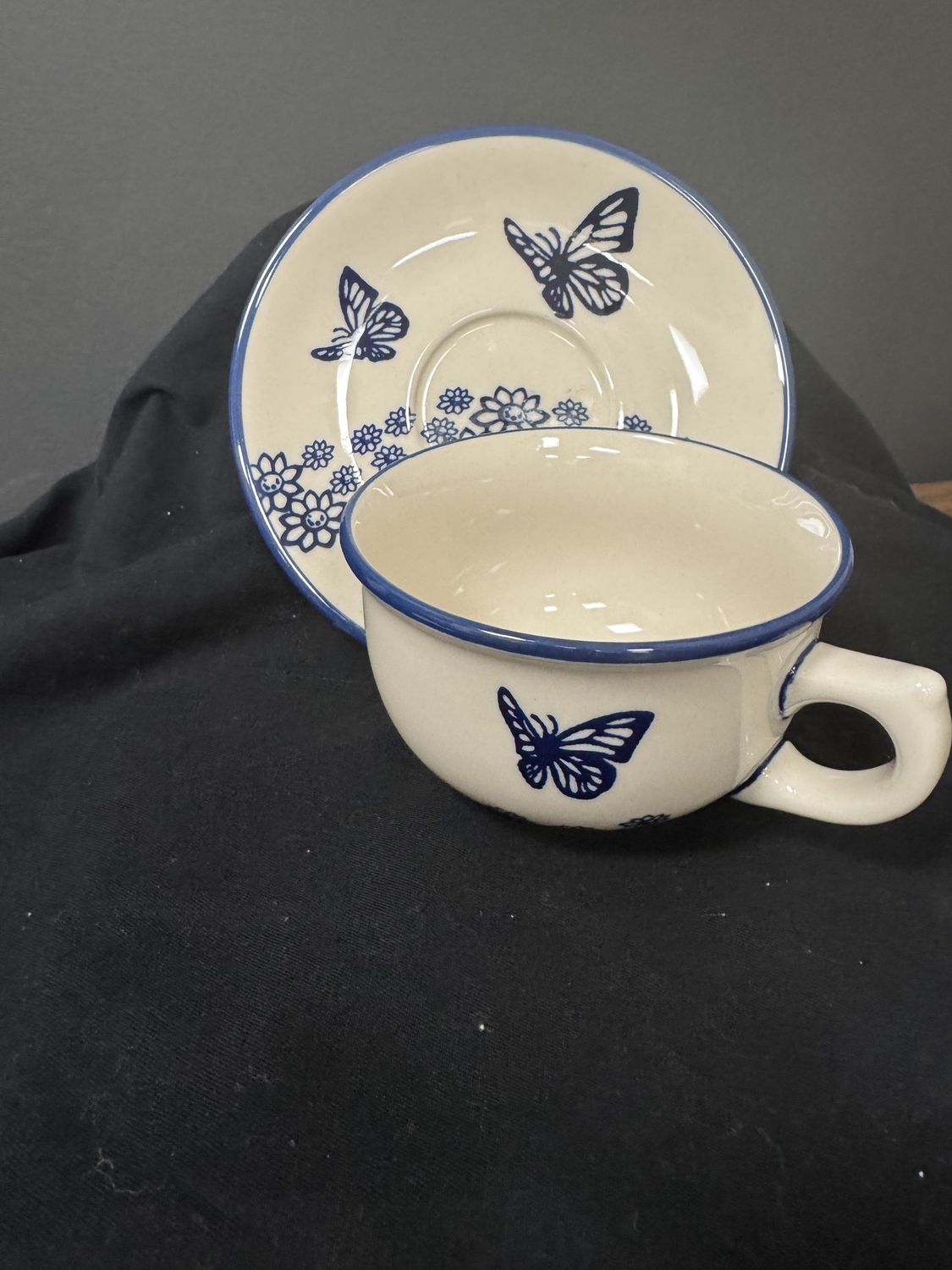 10oz Canadian Mug and saucer (butterfly garden)