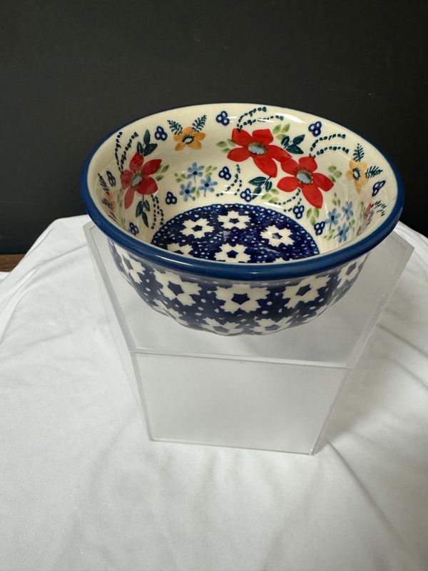 4.5" bowl (bold red blossoms)