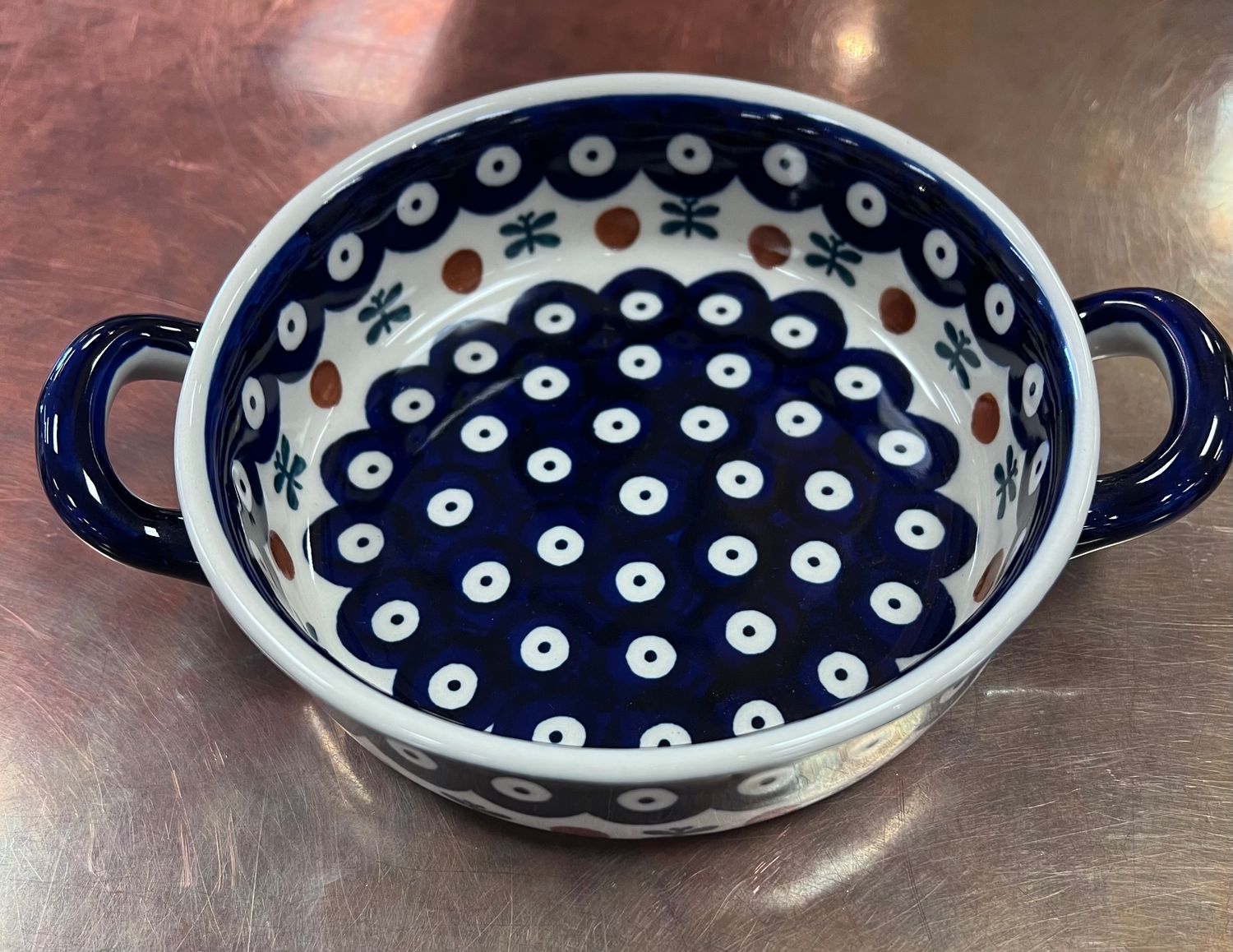 small round casserole (mosquito)