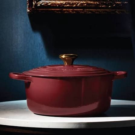 5.5 qt. Signature Round Dutch oven (rhone)