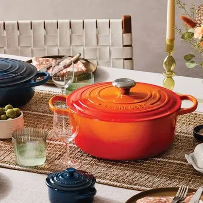 5.5 qt. Signature Round dutch oven (flame)