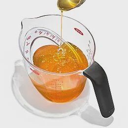 2 cup angled measuring cup