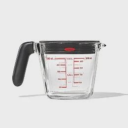 2 Cup Measuring Cup with Lid