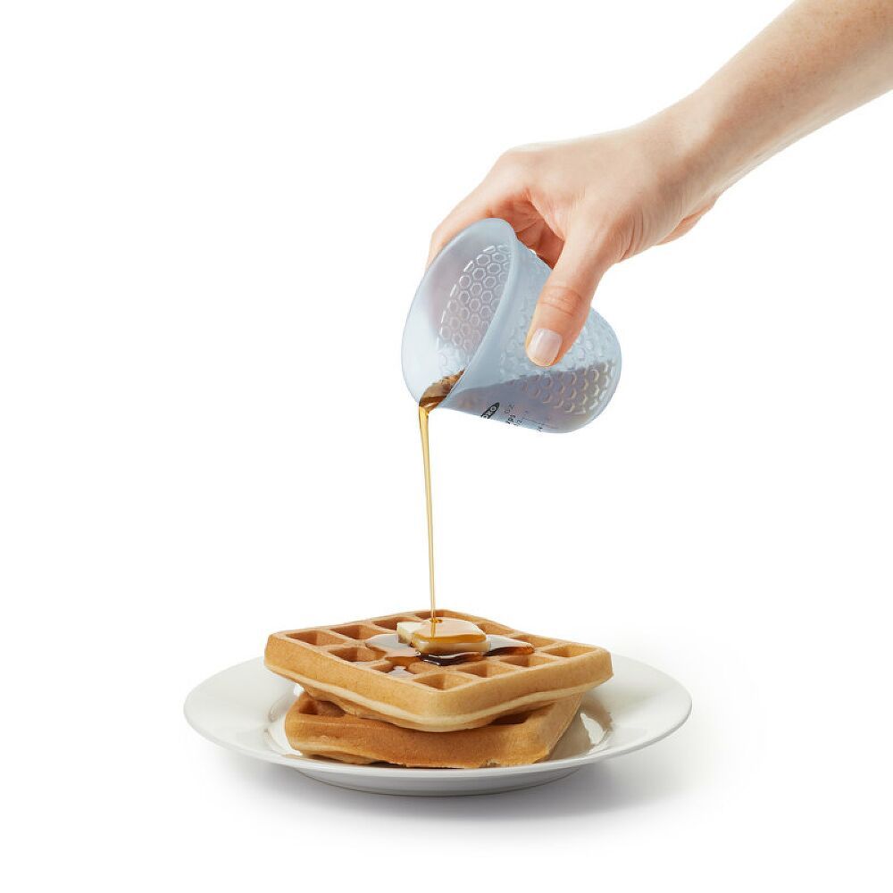 Mini Squeeze &amp; Pour Silicone Measuring Cup (Half Cup)