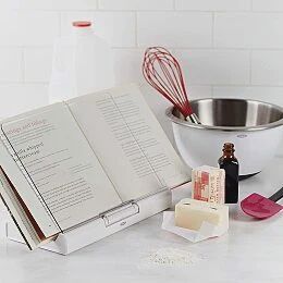 11" Silicone Balloon Whisk Red