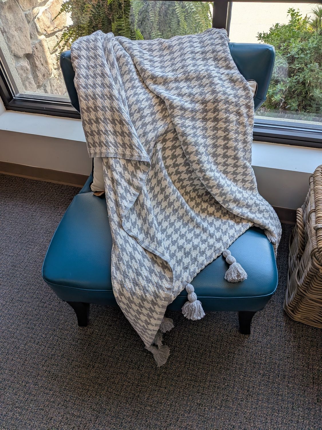 Woven Cotton Houndstooth Throw