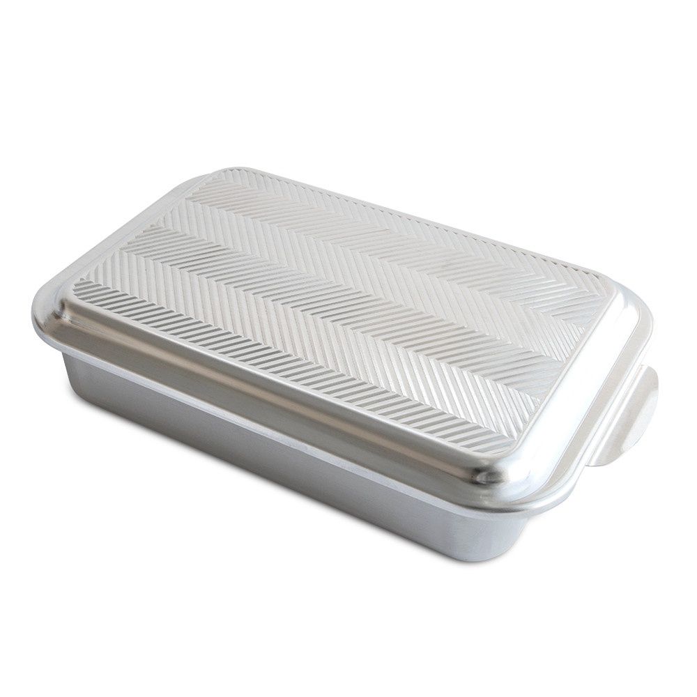 Classic 9 x 13 Pan with Embossed Lid