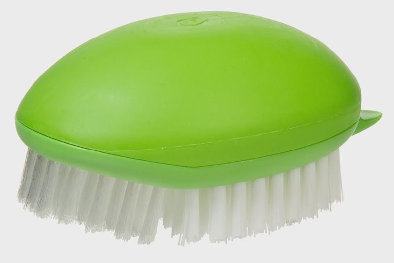 Dual bristle veggie brush