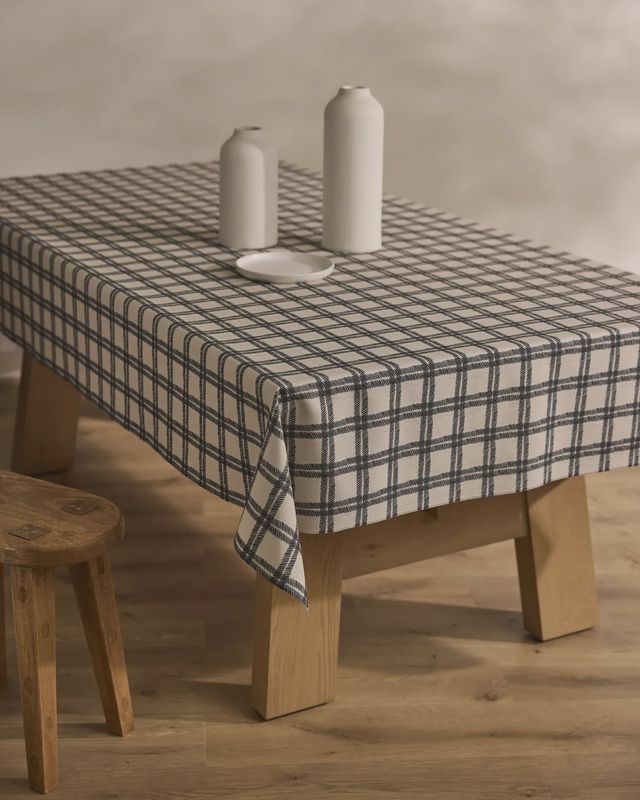 Blackstone Tablecloth 62in x 108in
