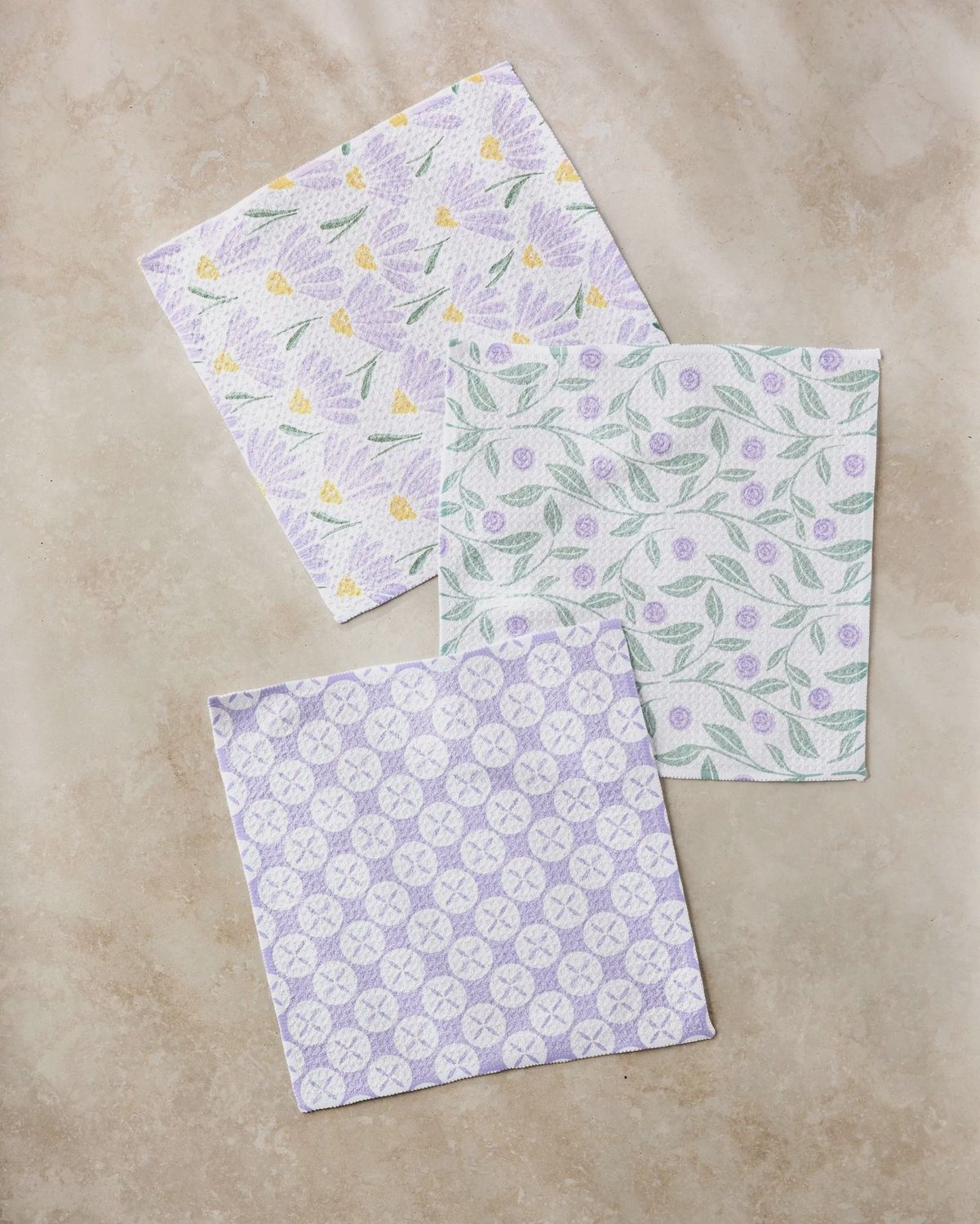 G Dishcloth button vines and daisies