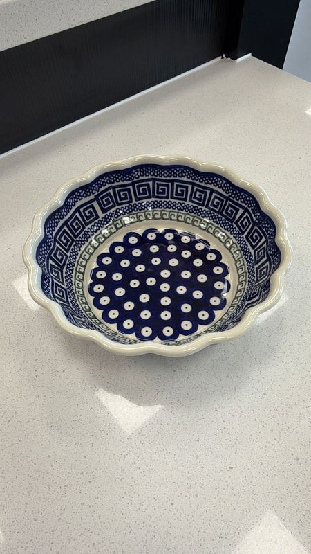7" Round Scalloped Bowl (grecian dot)