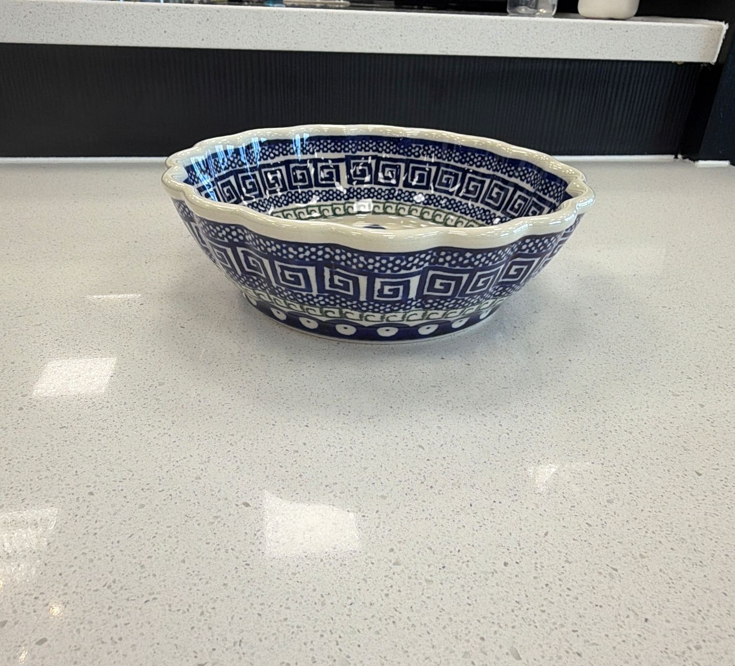 7" Round Scalloped Bowl (grecian dot)
