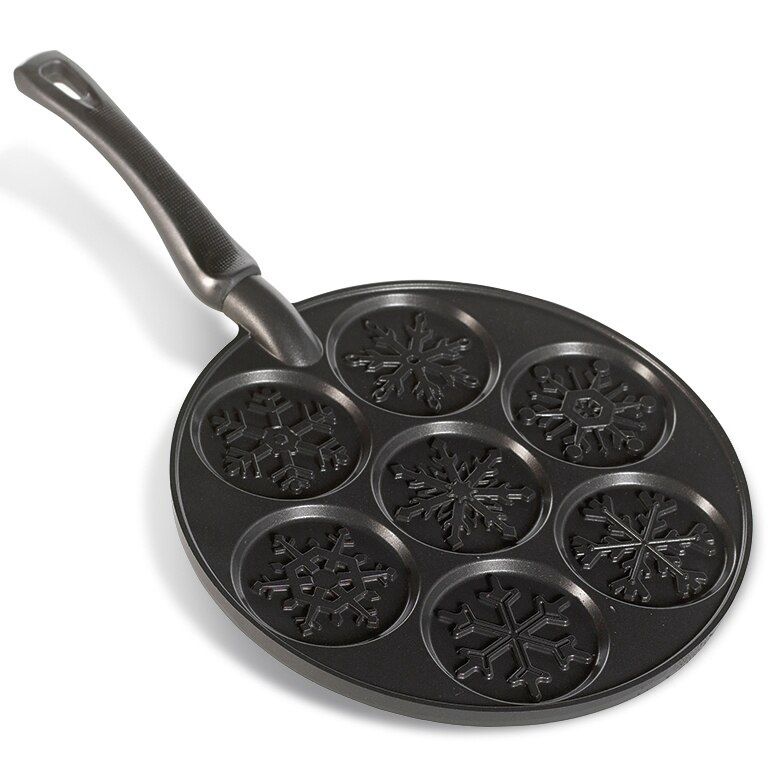Fallling Snowflakes Pancake Pan