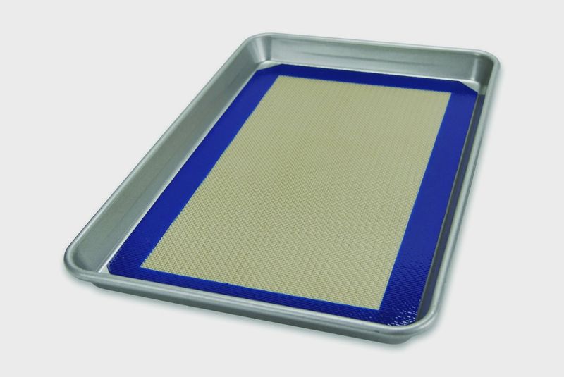 Half Sheet Pan &amp; Baking Mat