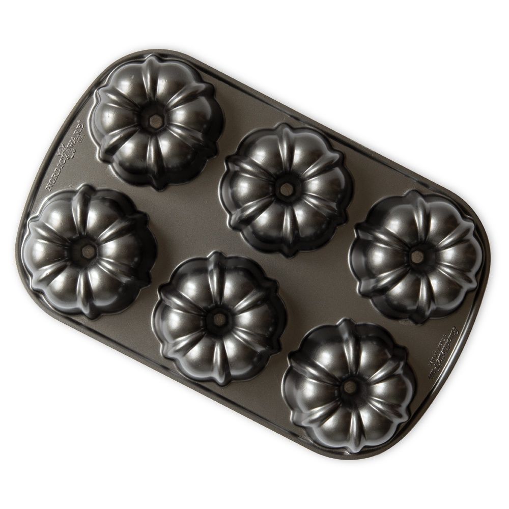 Classic Bundtlette Cake Pan