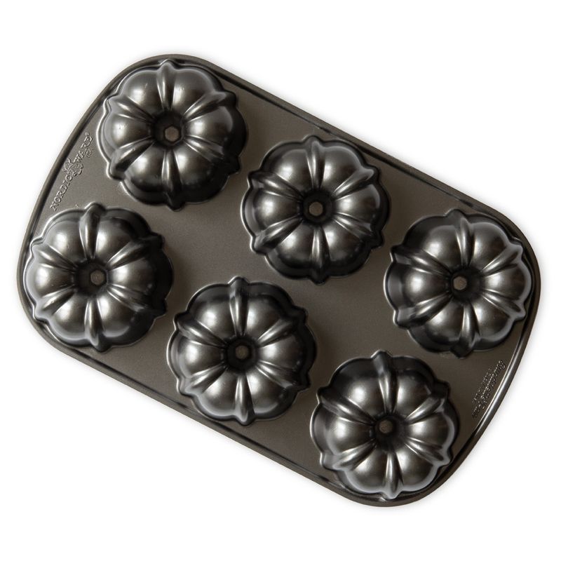 Classic Bundtlette Cake Pan