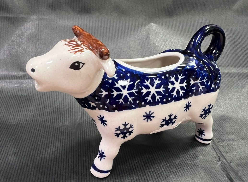 4oz Cow Creamer (snow drift)
