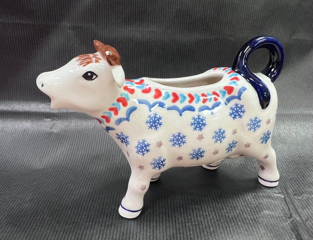 4oz Cow Creamer (snowflake love)