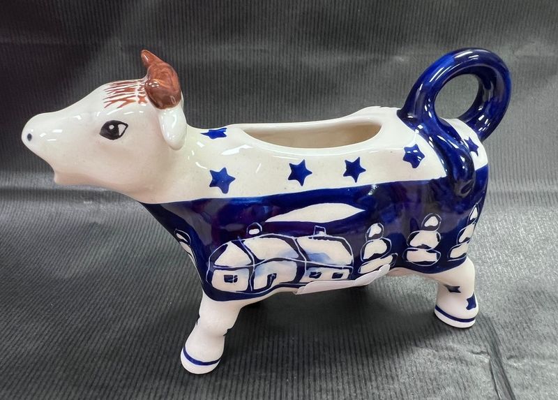 4oz Cow Creamer (winter's eve)