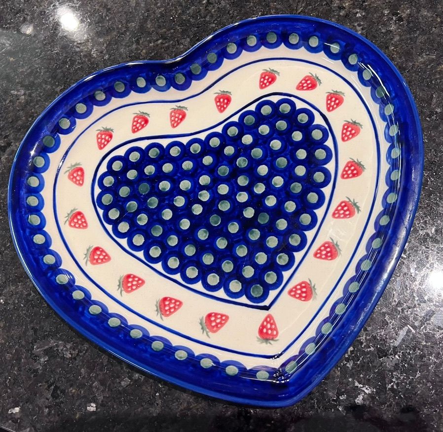 11" x 10" heart shaped plate (strawberry dot)