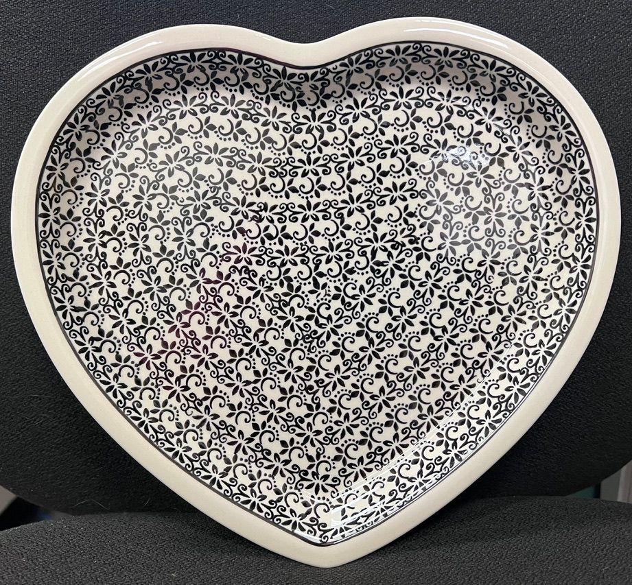 11" x 10"  heart shaped plate (midnight lace)