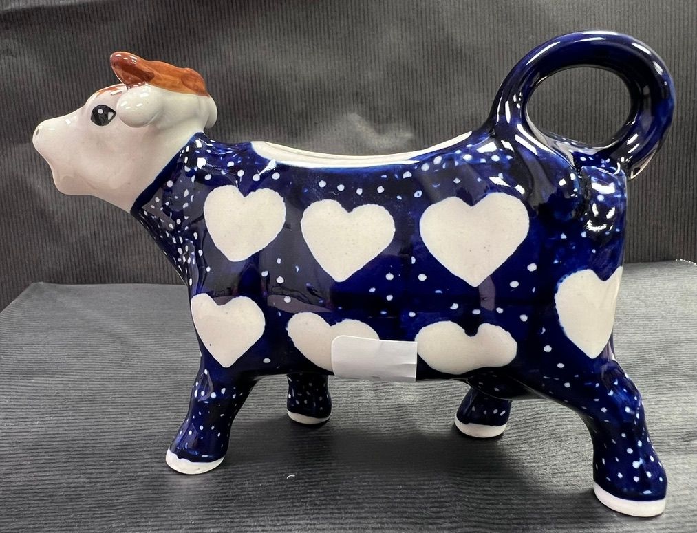 4oz cow creamer (sea of hearts)