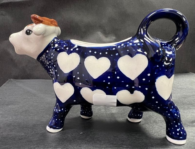 4oz cow creamer (sea of hearts)