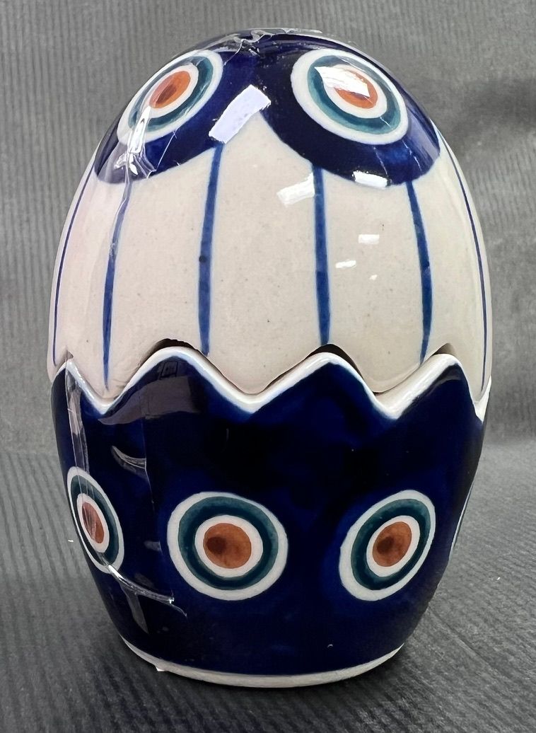 3" salt &amp; pepper egg (peacock in line)