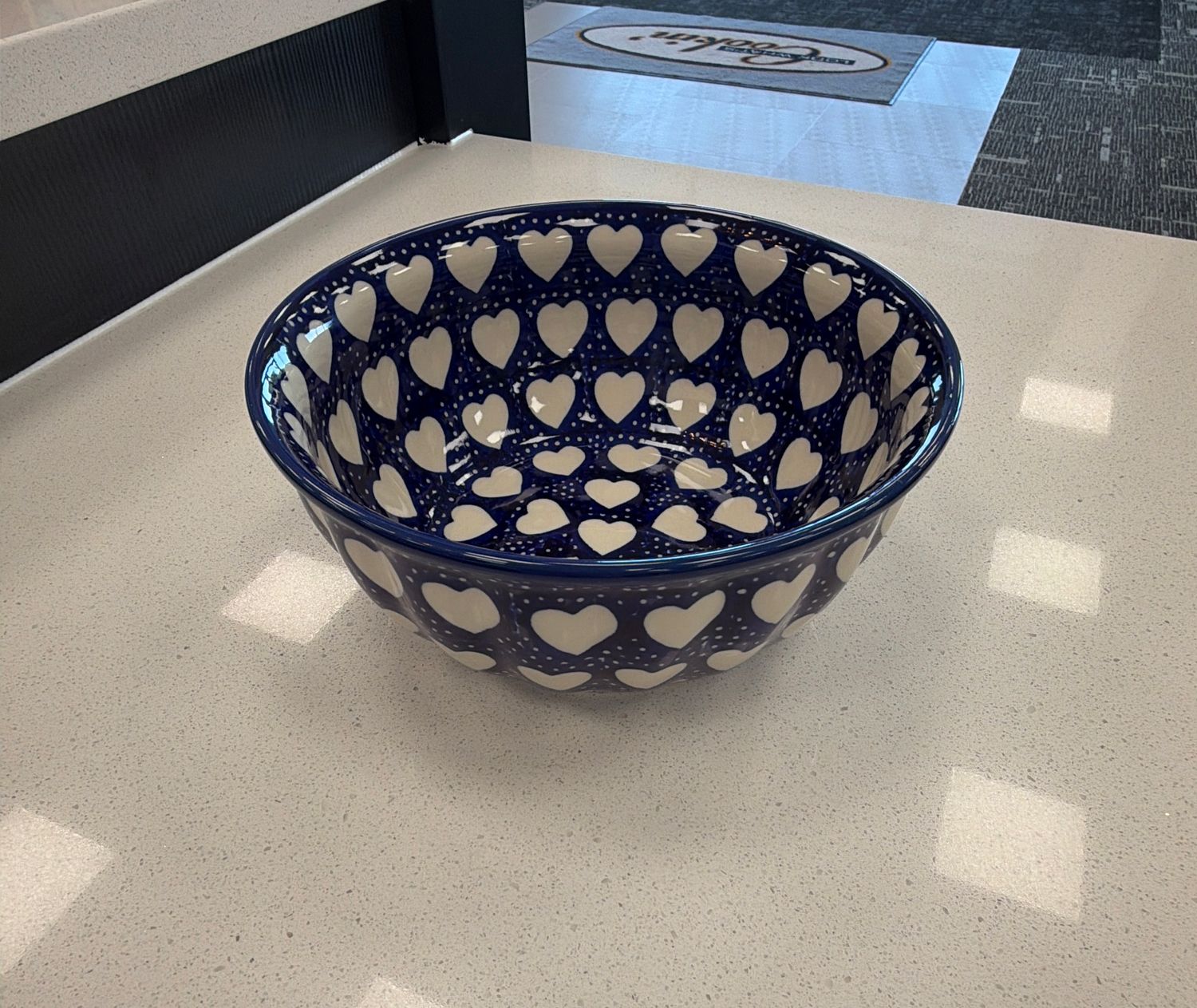 7.75" Round Bowl - Sea of Hearts