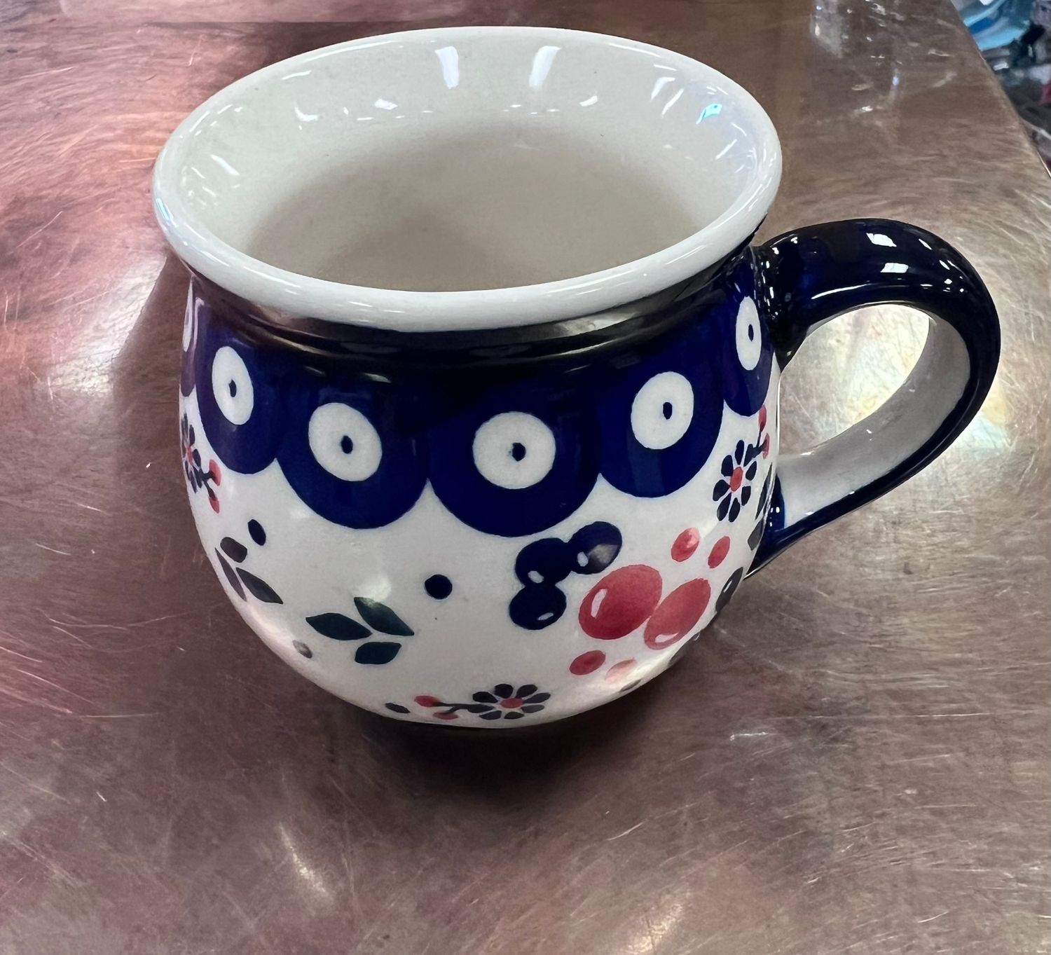 7 oz small belly mug (berry dot)
