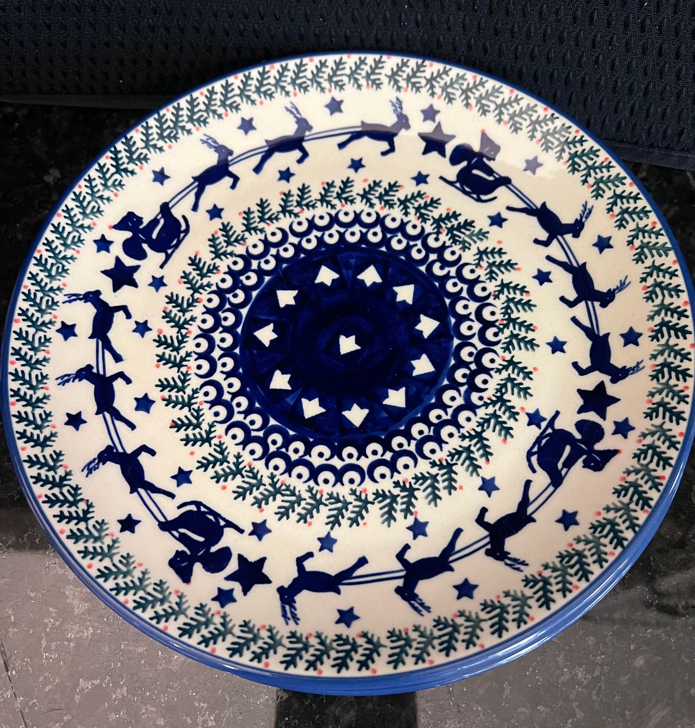 8.5in round salad plate (twas the night)