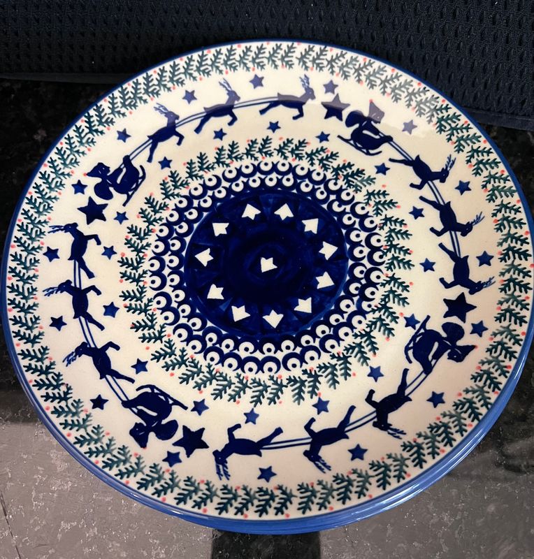 8.5in round salad plate (twas the night)