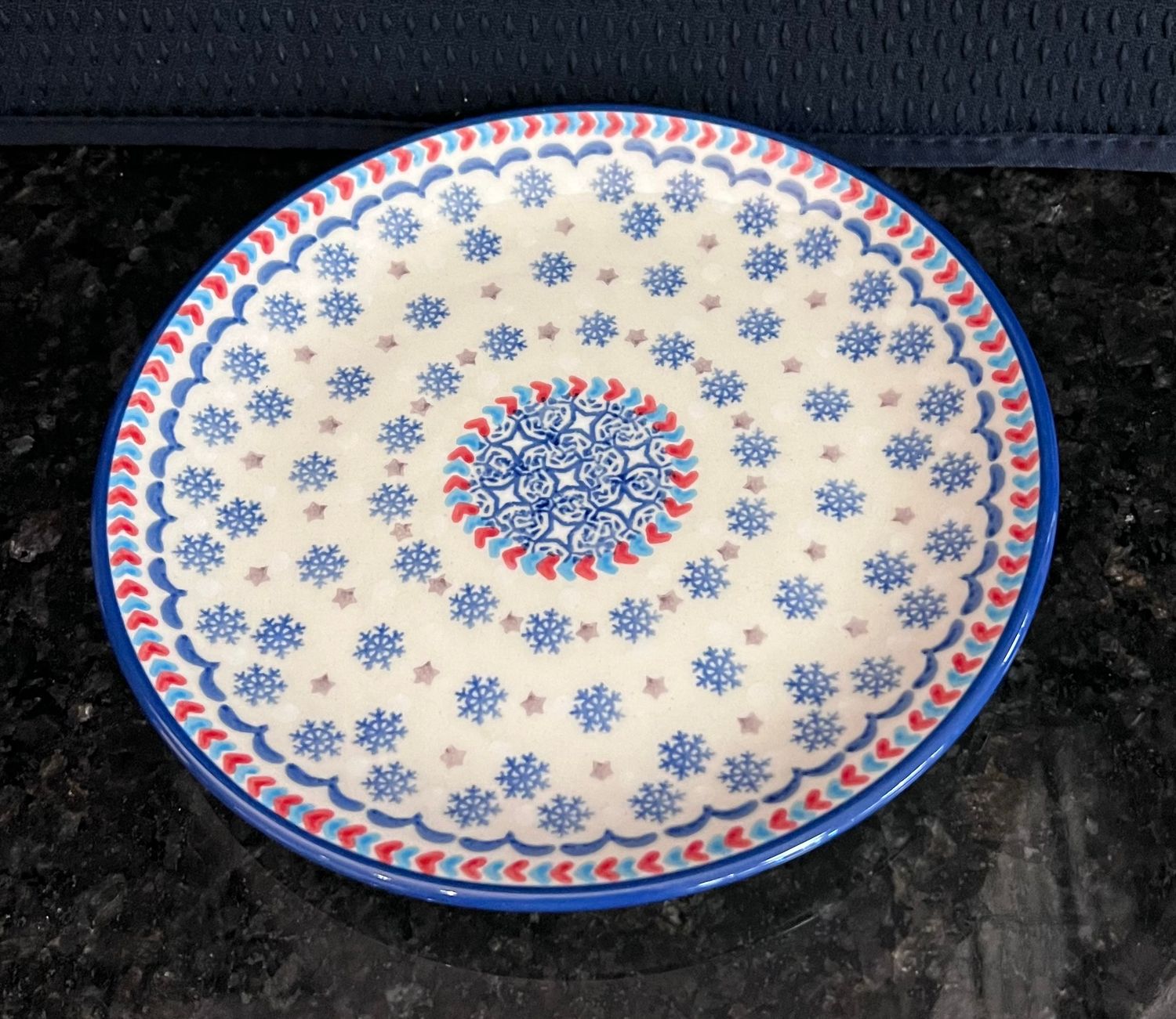7.25" Dessert Plate (snowflake love)