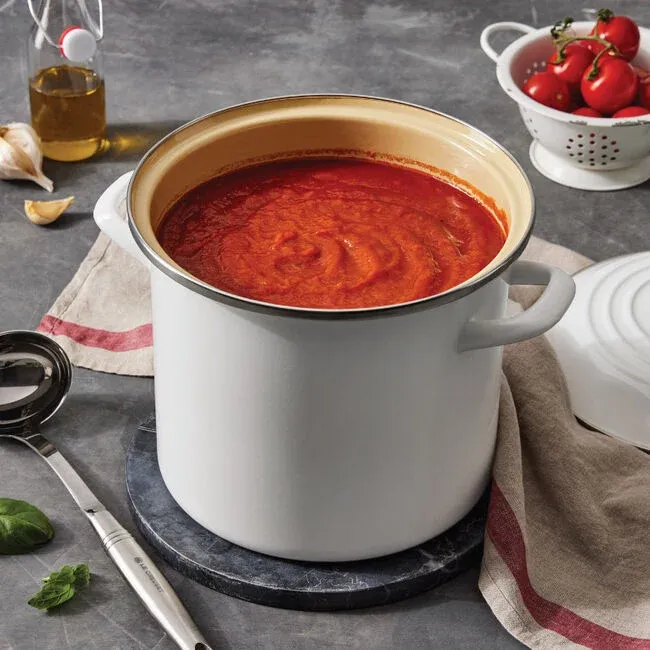 8 Qt. Stockpot - White